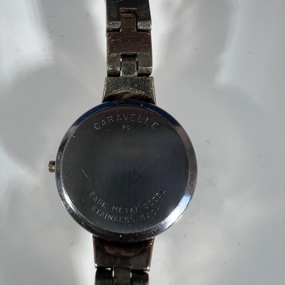 Vintage Gold plated Caravelle ladies mechanical watch NEEDS SOME REPAIR - Picture 6 of 8